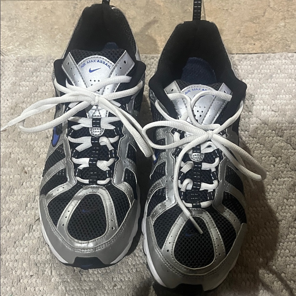 Nike Black and Silver Athletic Shoes air max assail
